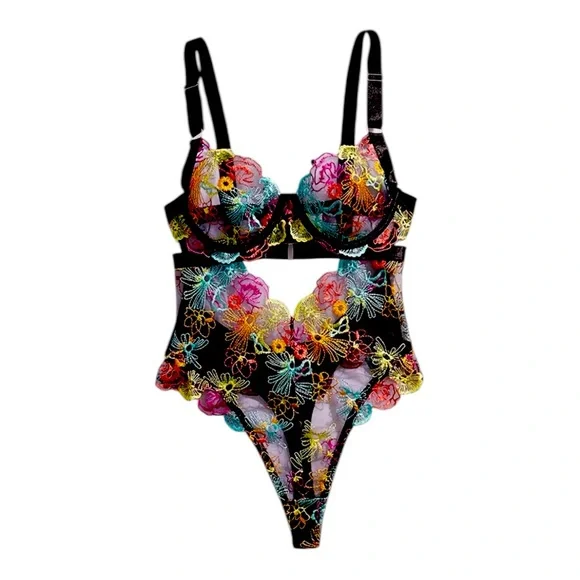 Floral Embroidered Lingerie Set NIP - Picture 1 of 9
